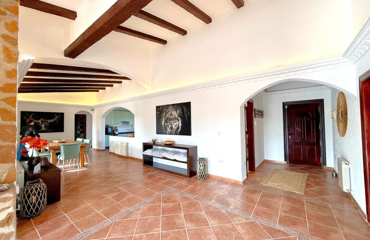 Resale - Villa - San Miguel De Salinas