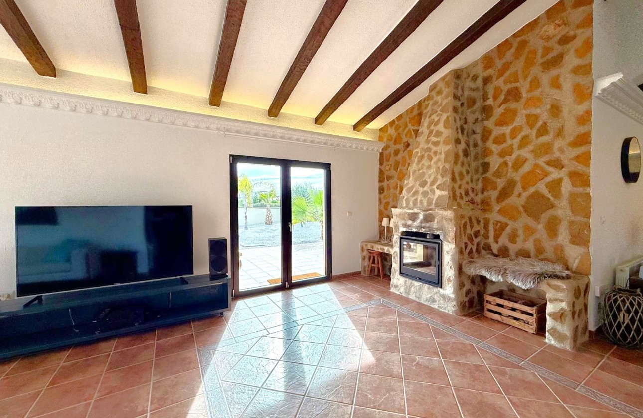 Resale - Villa - San Miguel De Salinas