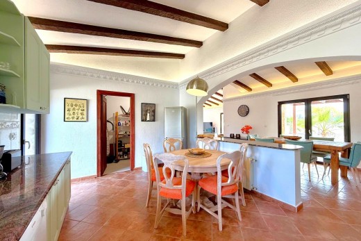 Resale - Villa - San Miguel De Salinas