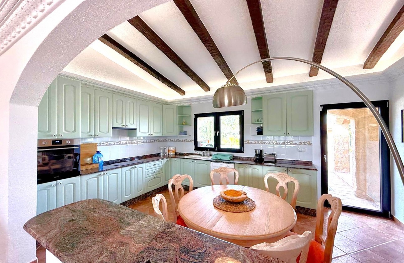 Resale - Villa - San Miguel De Salinas