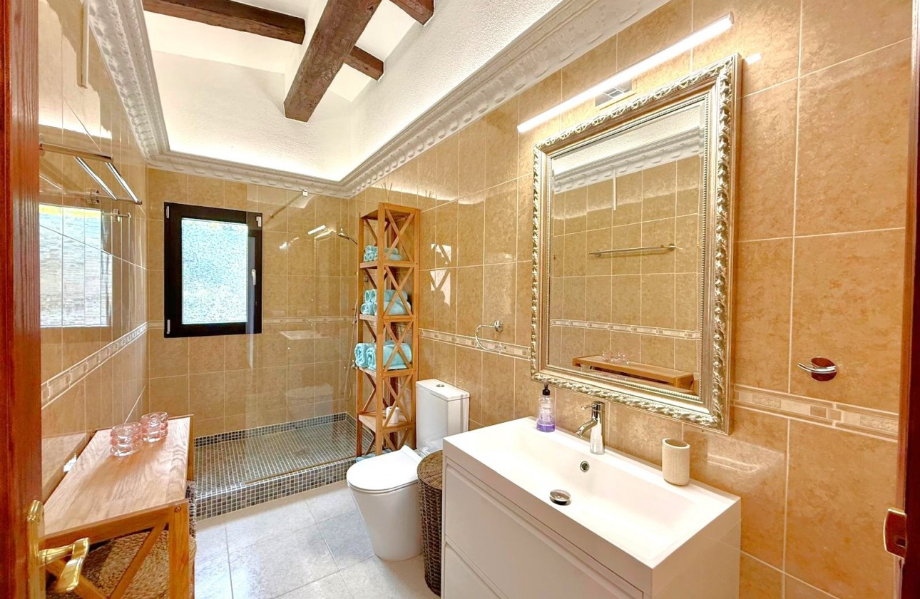 Resale - Villa - San Miguel De Salinas