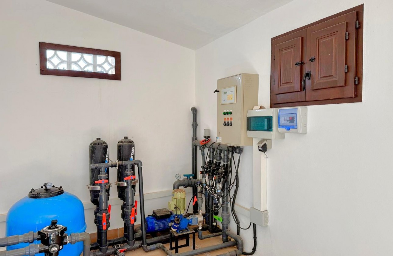 Resale - Villa - San Miguel De Salinas