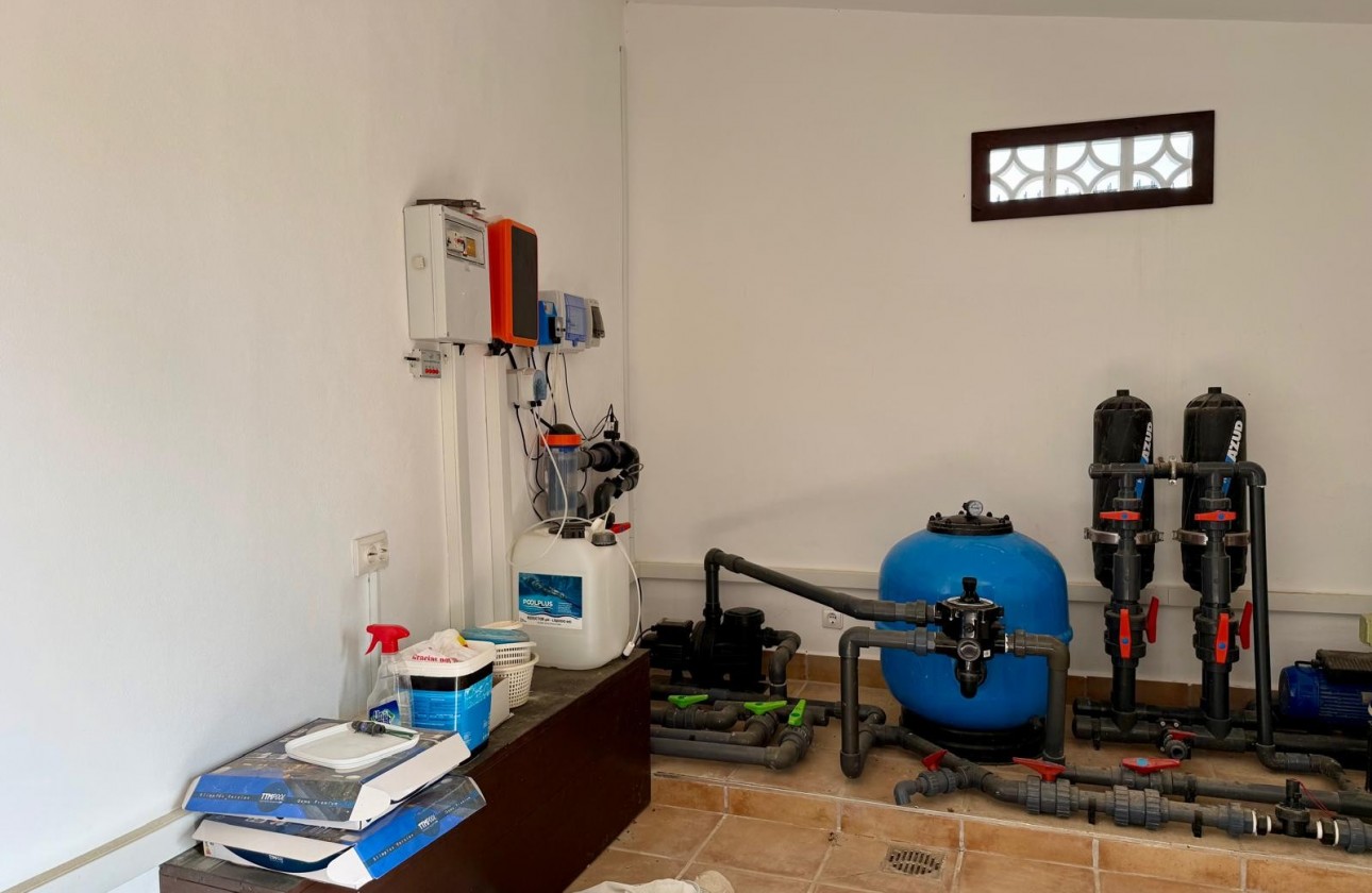 Resale - Villa - San Miguel De Salinas