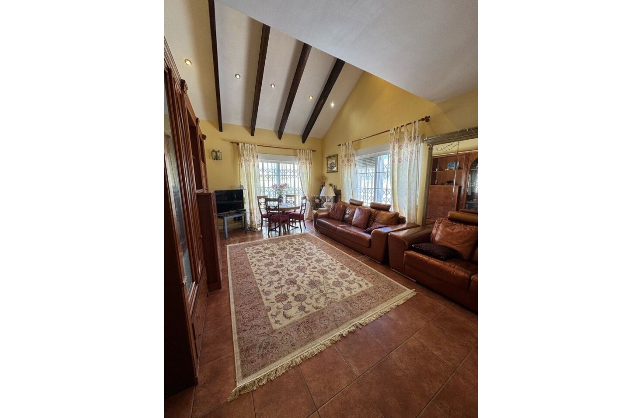 Reventa - Chalet - Play Flamenca