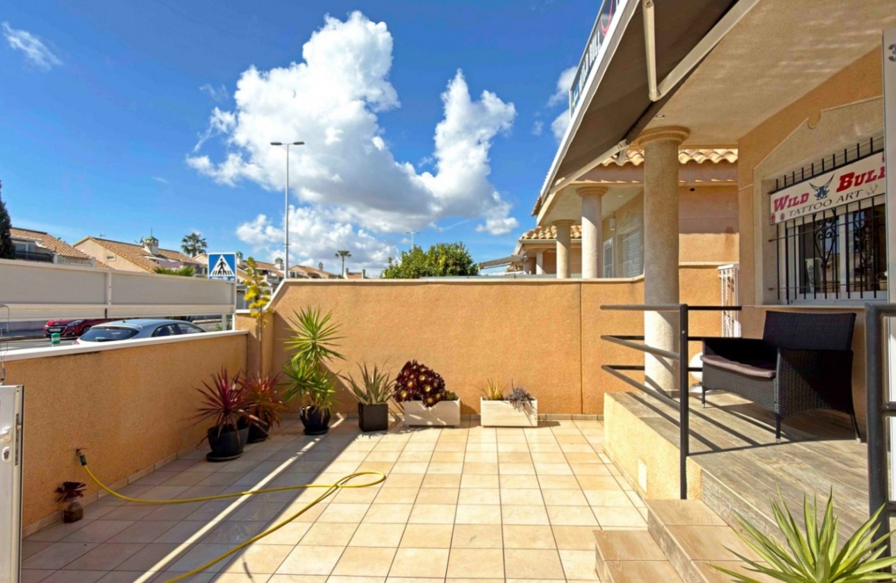 Resale - Bungalow - Orihuela Costa - La Zenia