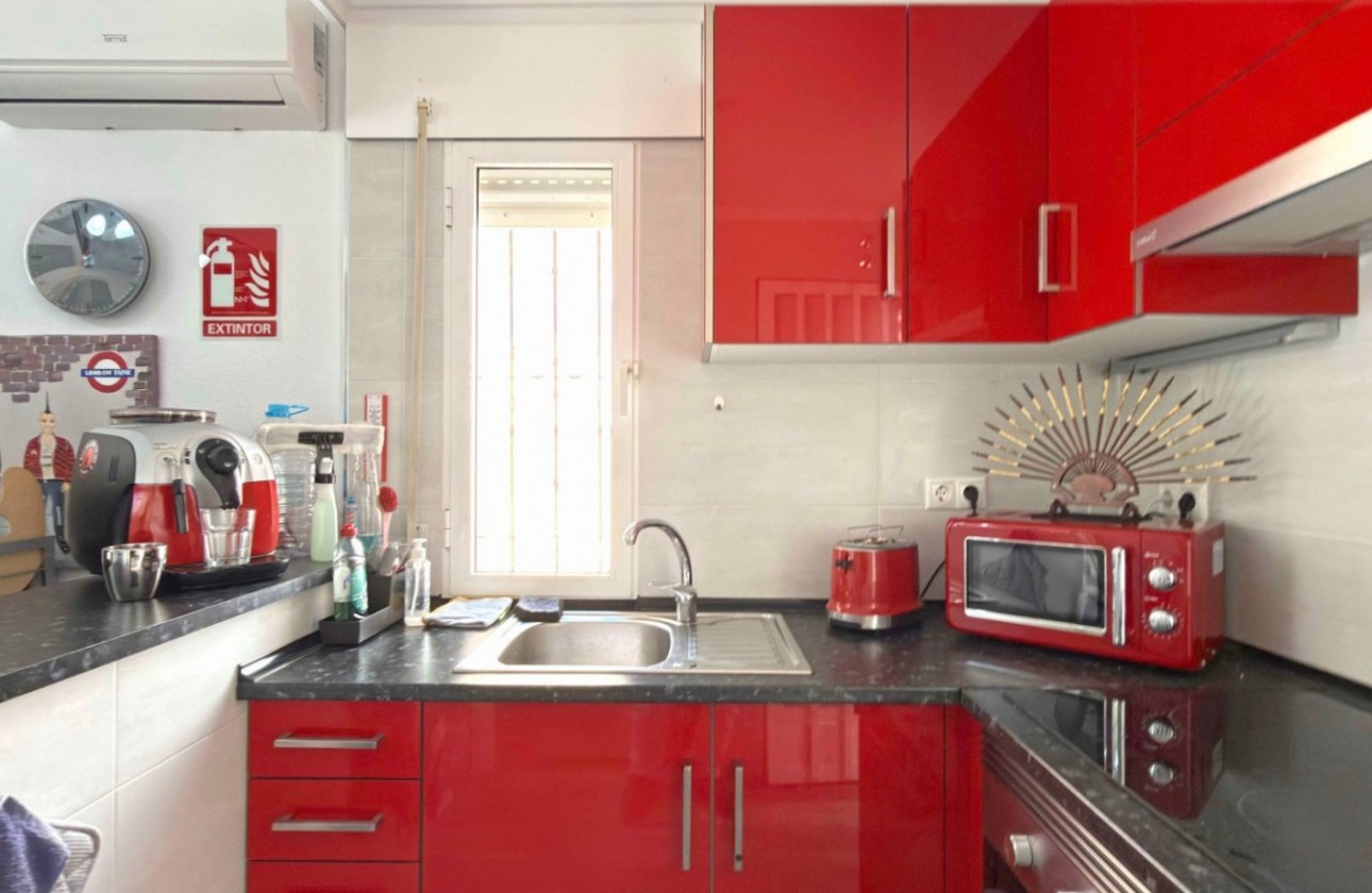 Resale - Bungalow - Orihuela Costa - La Zenia