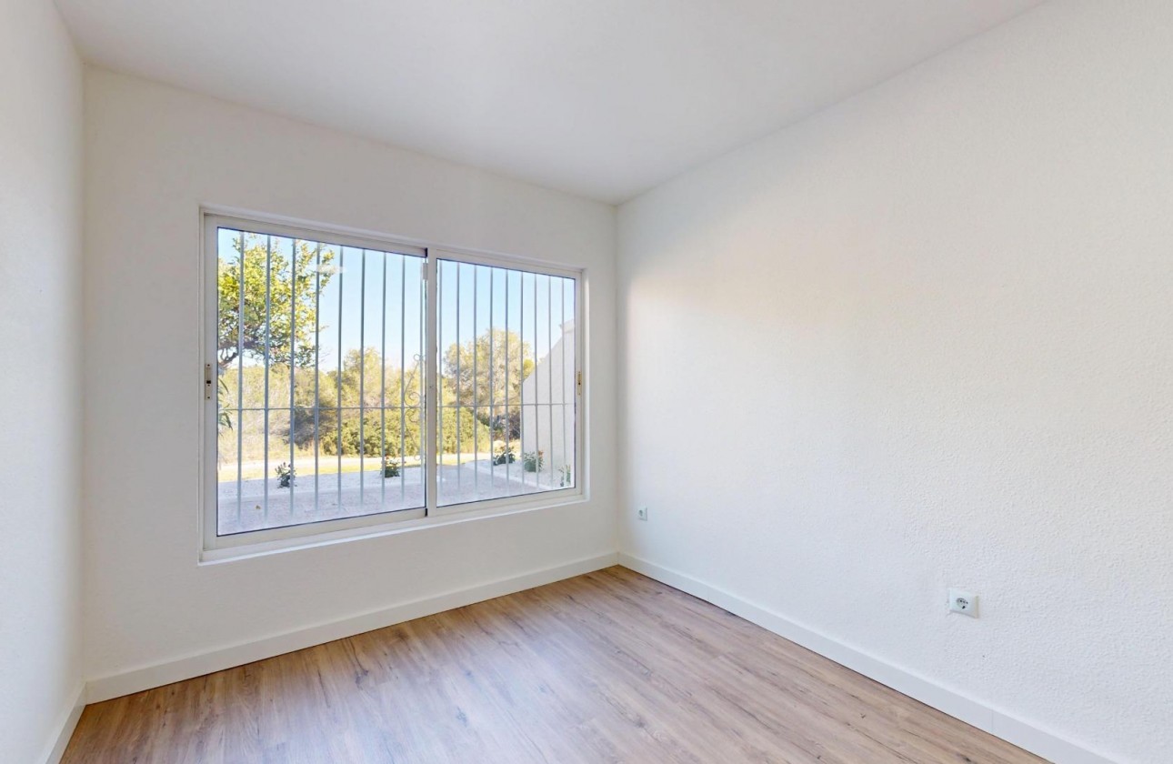 Resale - Bungalow - Orihuela Costa - Villamartín-Las Filipinas