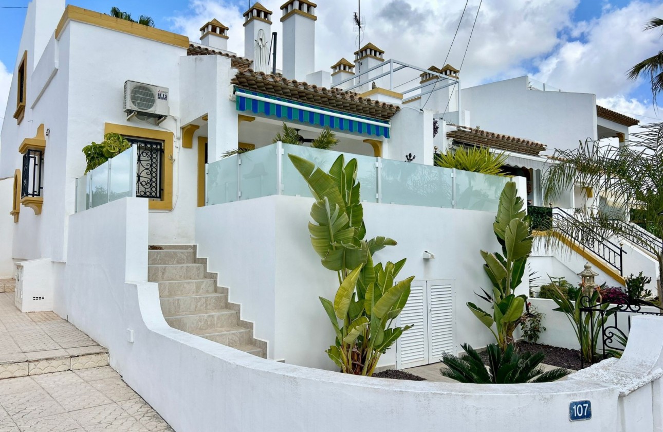 Resale - Villa - Villamartin