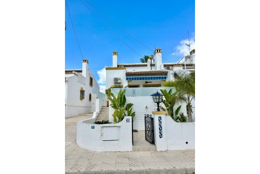 Resale - Villa - Villamartin