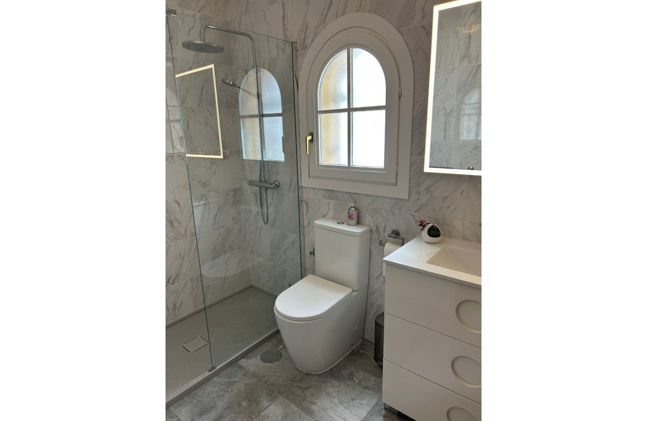 Resale - Villa - Villamartin