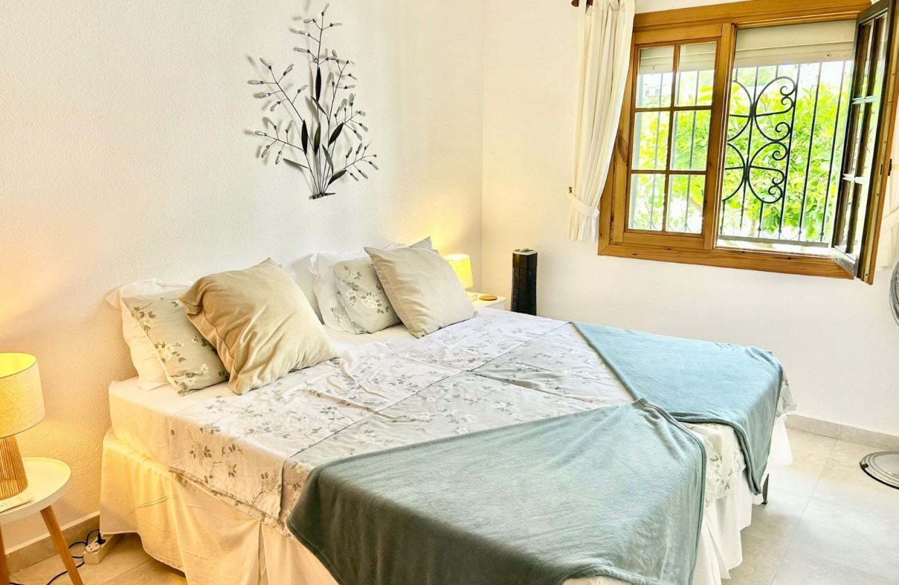 Resale - Villa - Villamartin