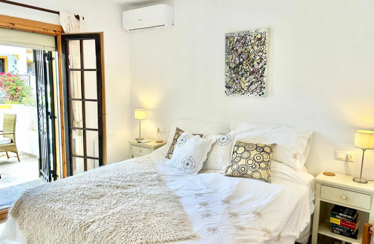 Resale - Villa - Villamartin