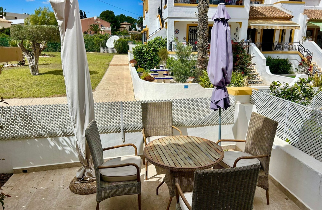 Resale - Villa - Villamartin