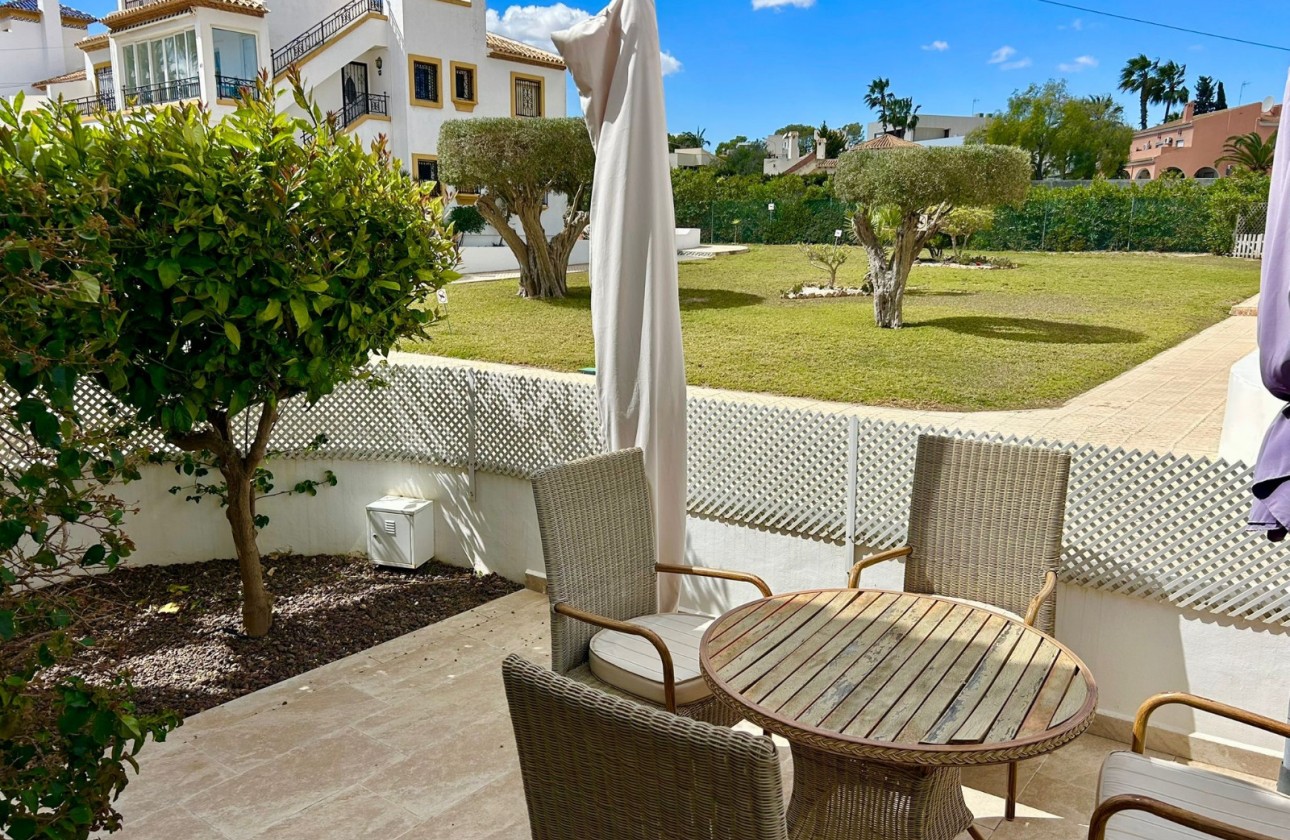 Resale - Villa - Villamartin