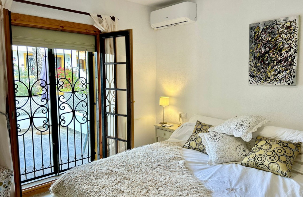 Resale - Villa - Villamartin