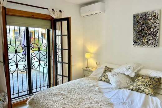 Resale - Villa - Villamartin