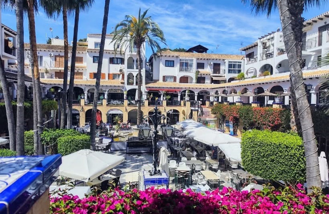 Resale - Villa - Villamartin