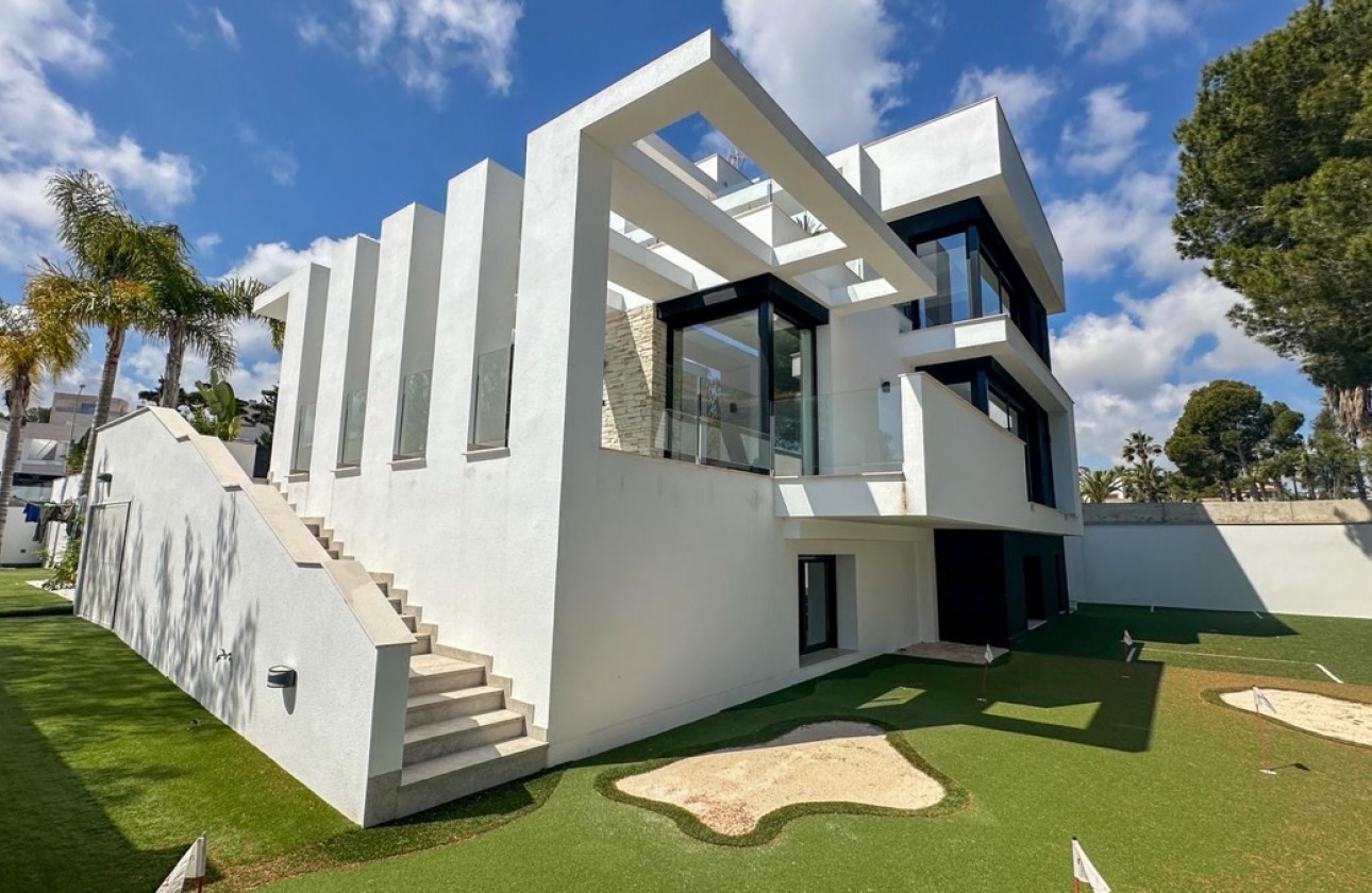 Resale - Villa - Villamartin