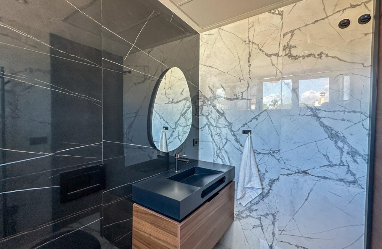 Resale - Villa - Villamartin