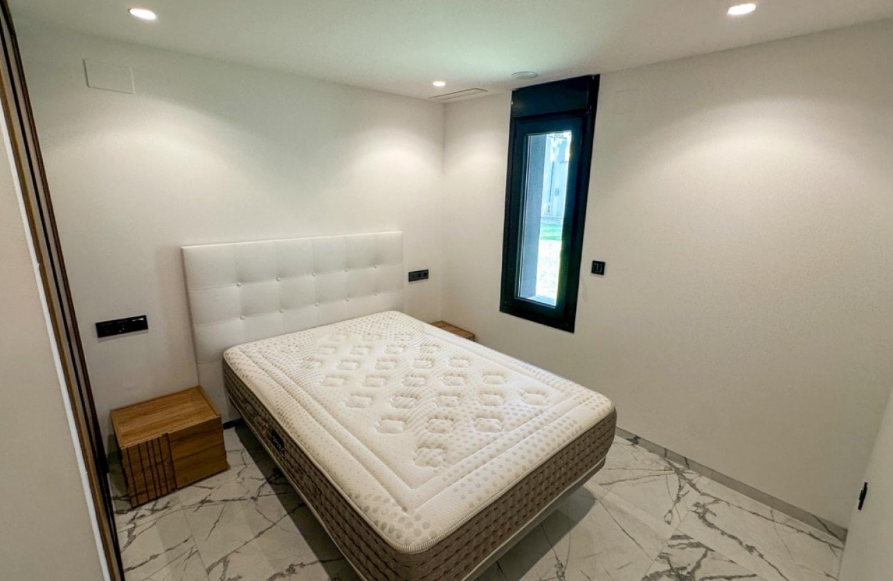 Resale - Villa - Villamartin