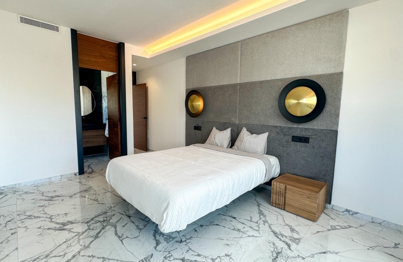 Resale - Villa - Villamartin