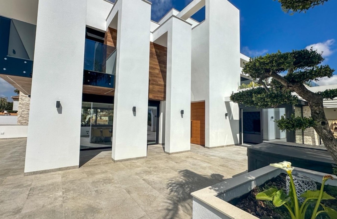 Resale - Villa - Villamartin