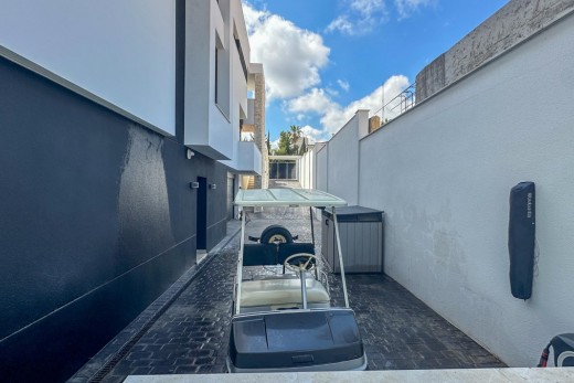 Resale - Villa - Villamartin