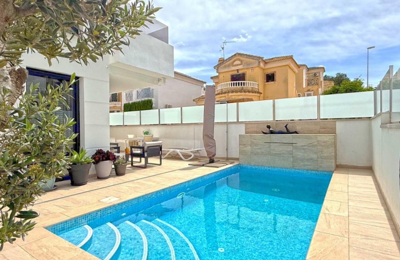 Resale - Detached Villa - Orihuela Costa - Villamartín