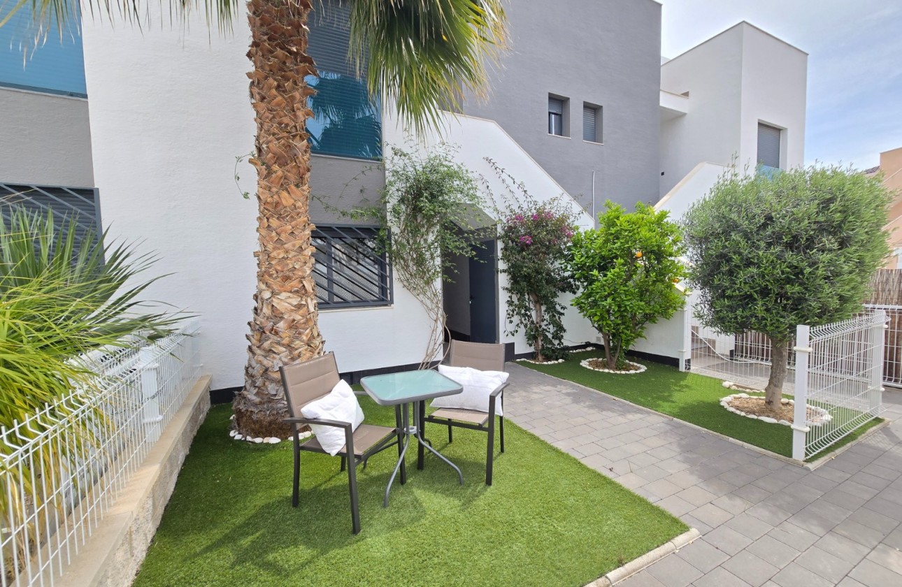 Reventa - Apartment / Flat * - Orihuela Costa * - Punta Prima *