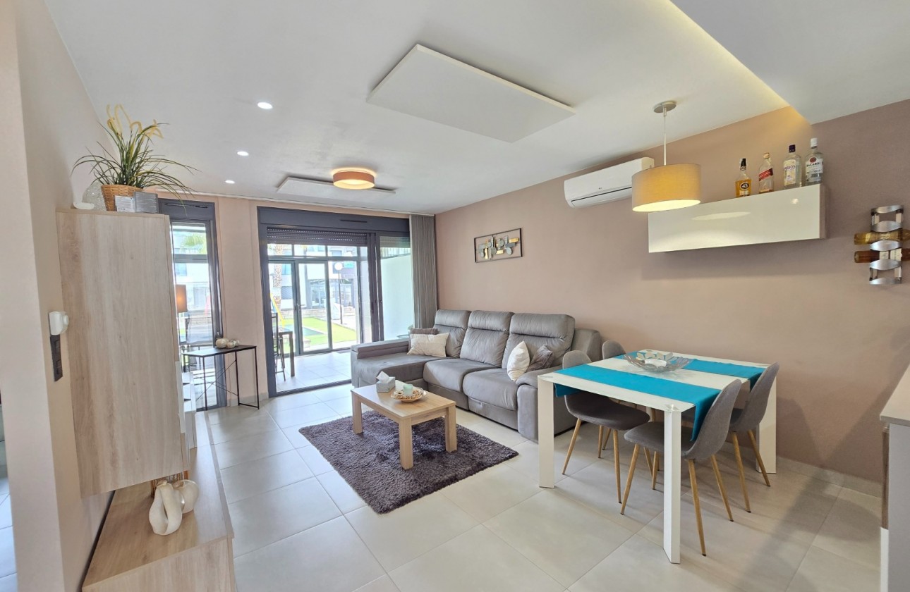 Reventa - Apartment / Flat * - Orihuela Costa * - Punta Prima *