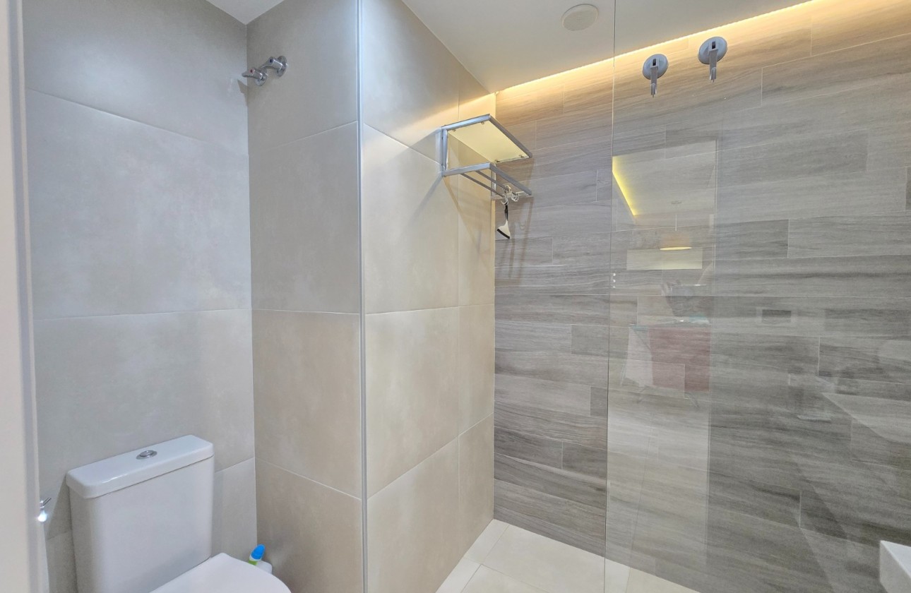 Reventa - Apartment / Flat * - Orihuela Costa * - Punta Prima *