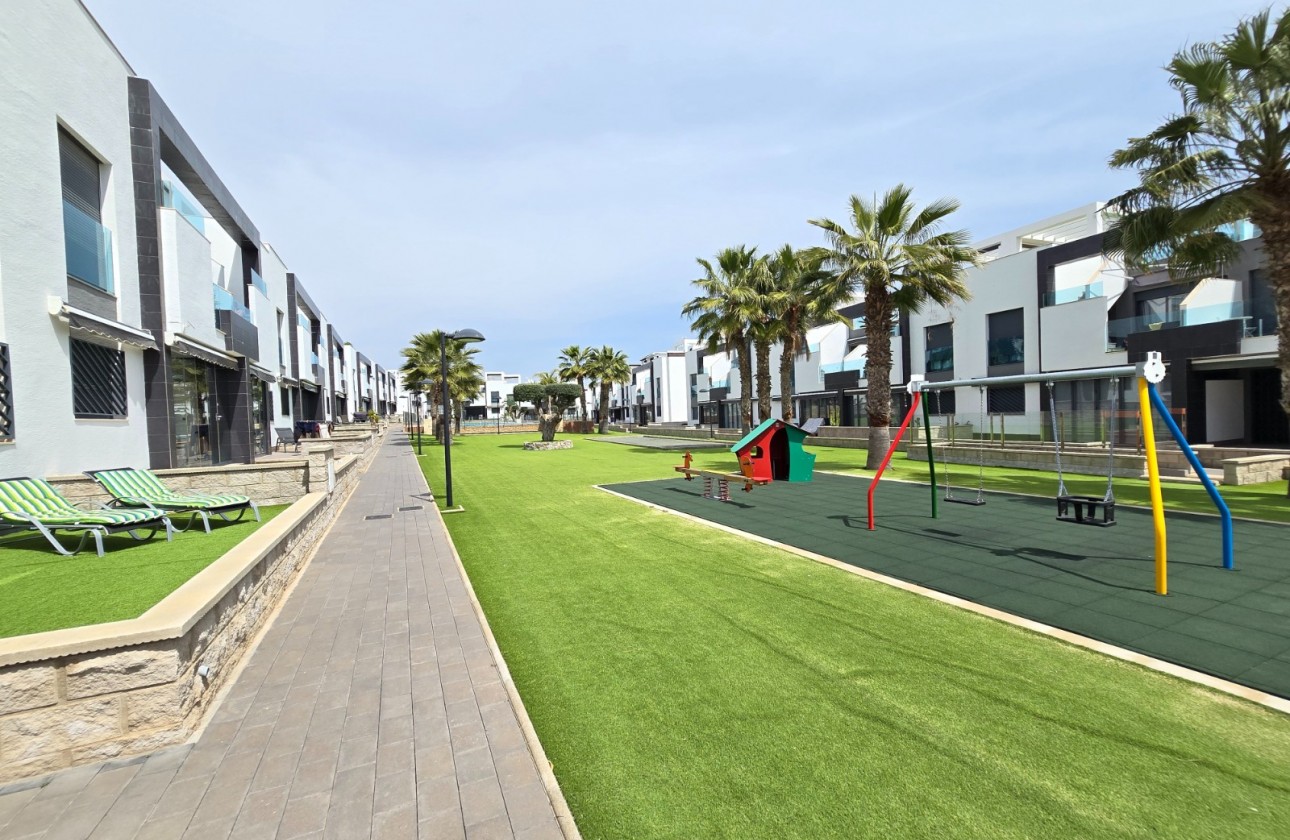 Reventa - Apartment / Flat * - Orihuela Costa * - Punta Prima *