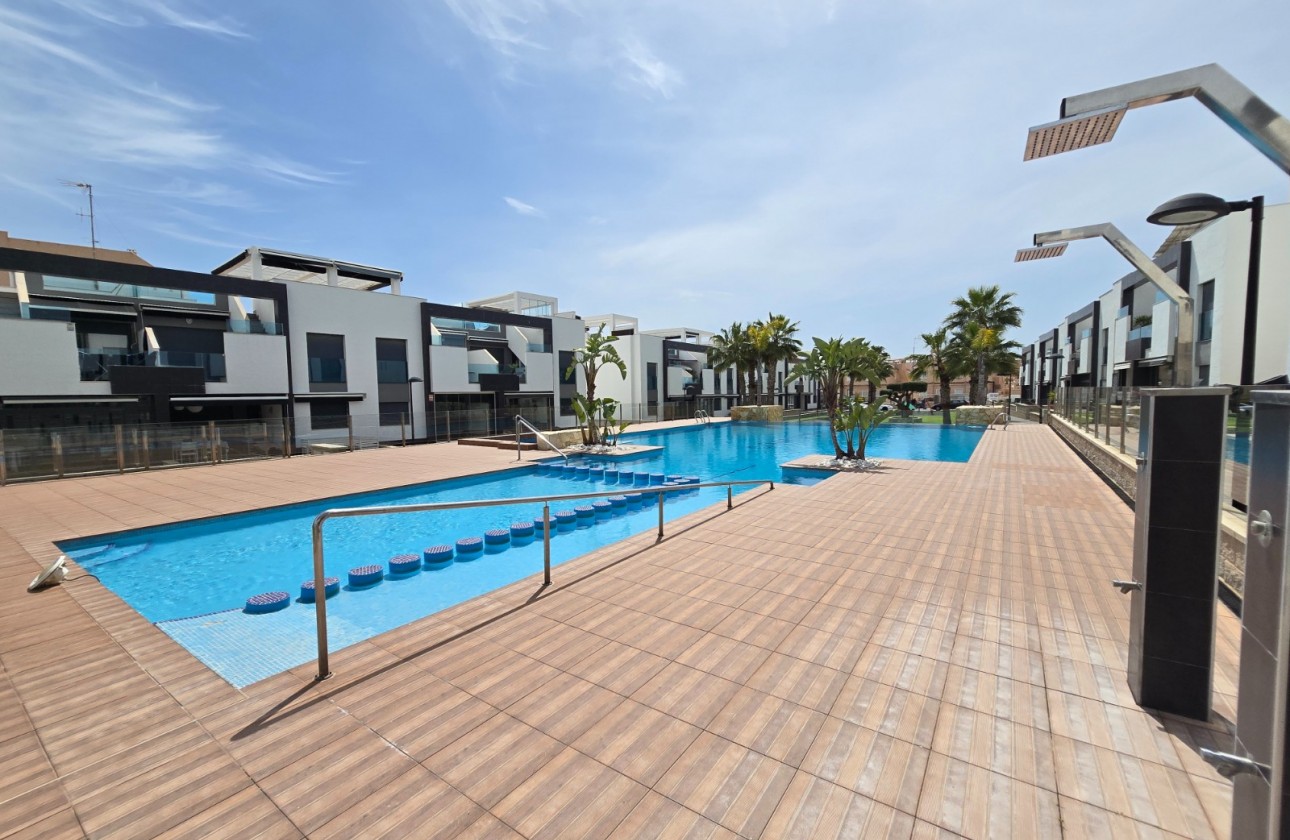 Reventa - Apartment / Flat * - Orihuela Costa * - Punta Prima *