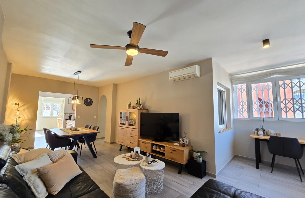 Reventa - Apartment / Flat * - Orihuela Costa * - Los Altos *