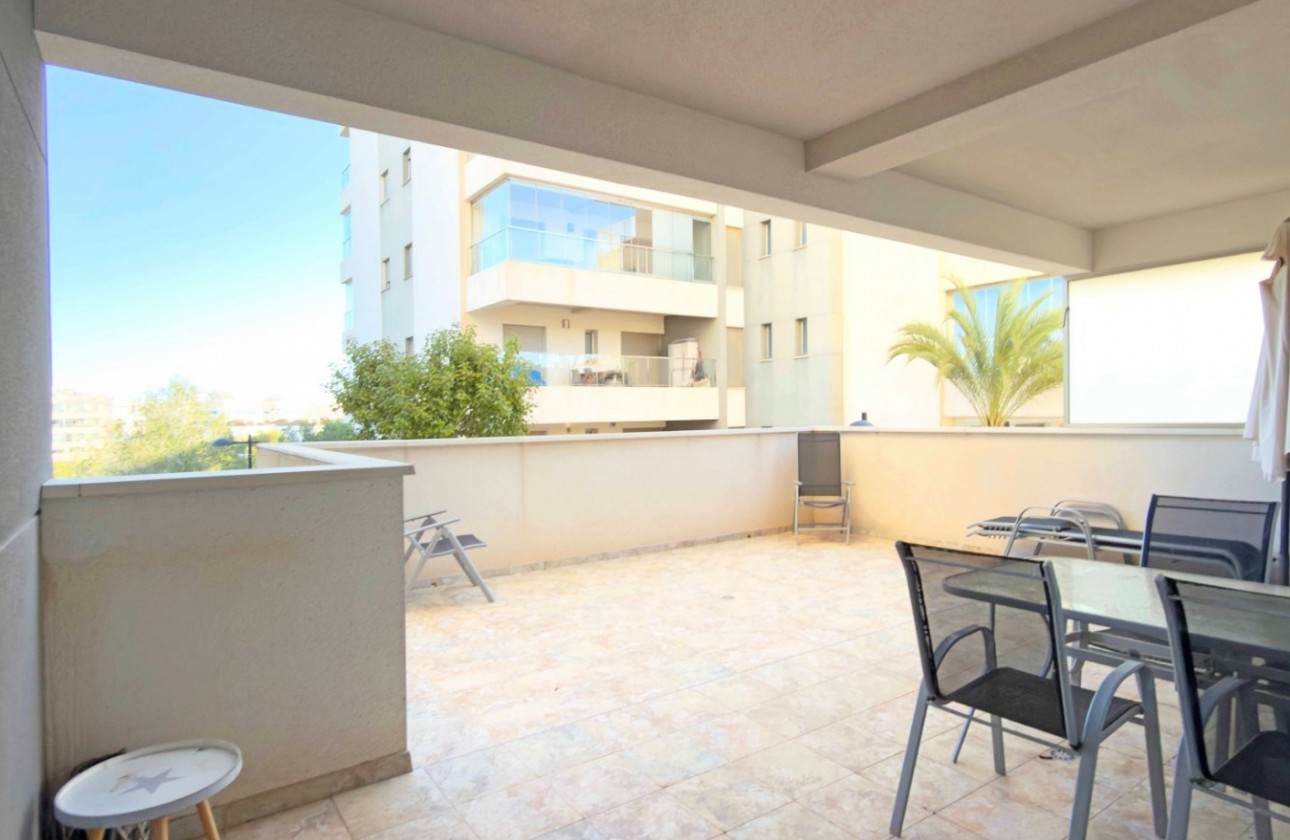Resale - Apartment - Orihuela Costa - Los Dolses