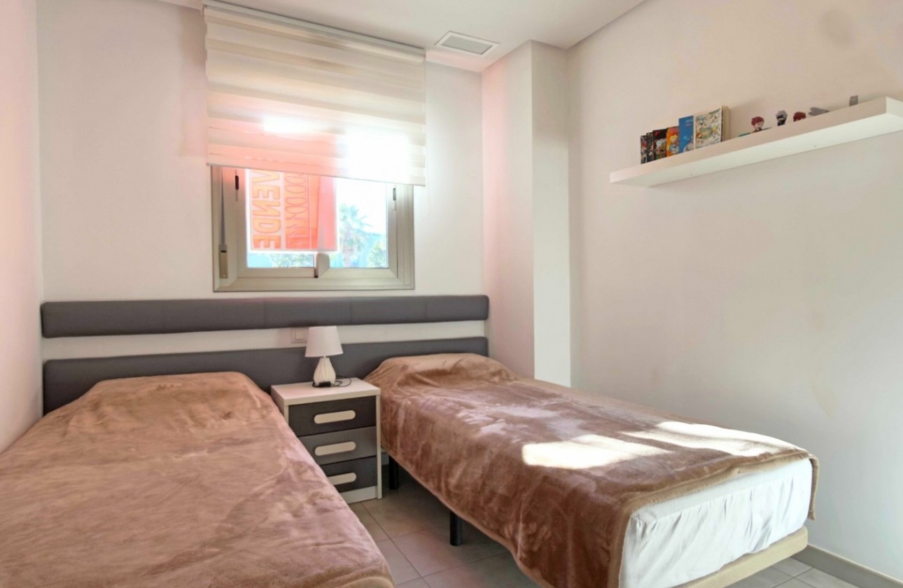 Resale - Apartment - Orihuela Costa - Los Dolses