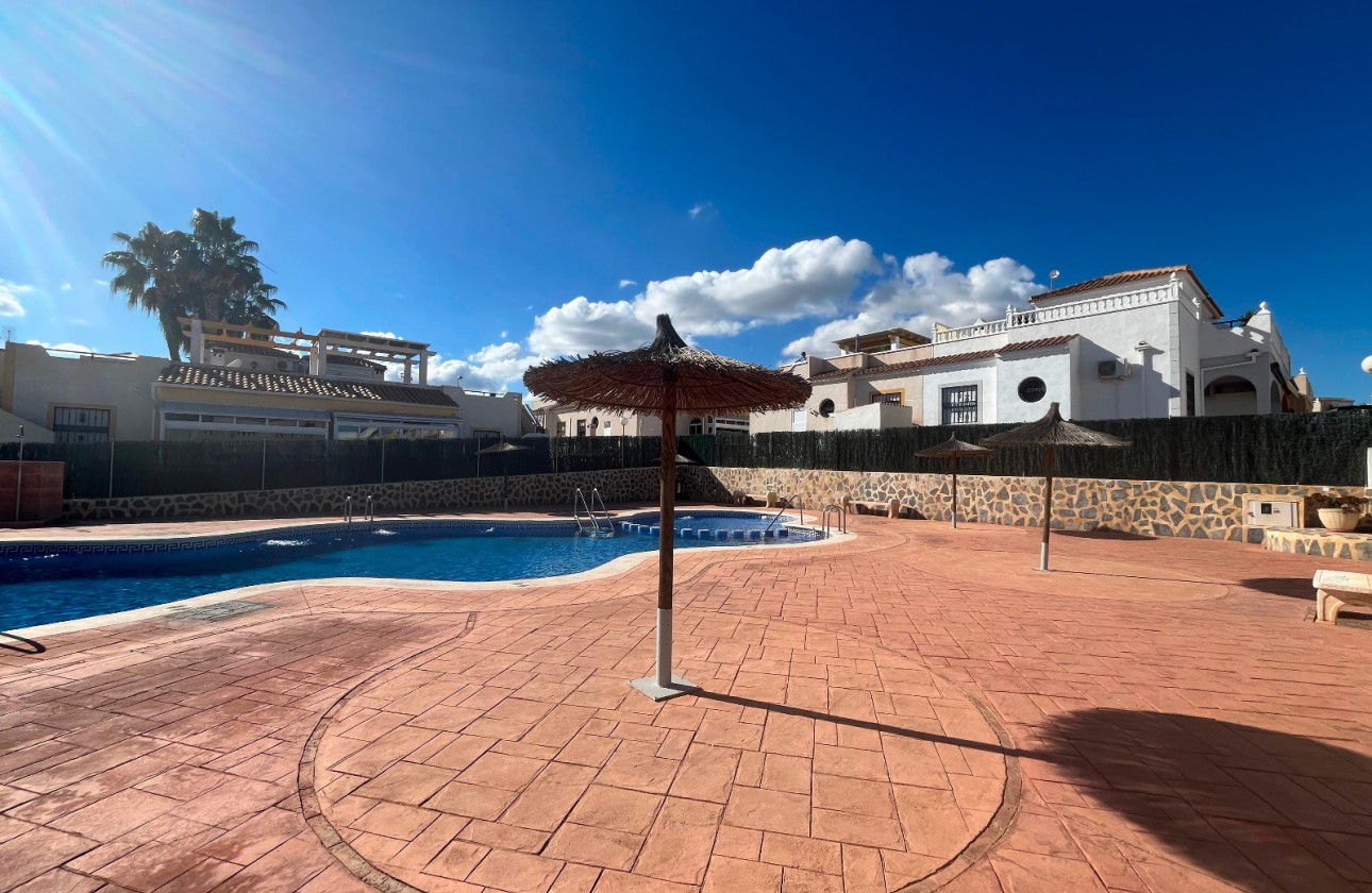 Återförsäljning -  - Punta Prima - Serena