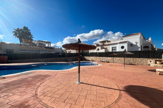 Återförsäljning -  - Punta Prima - Serena