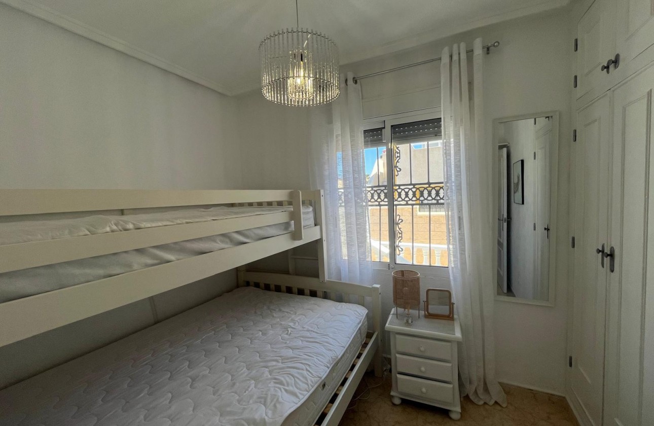 Återförsäljning -  - Punta Prima - Serena