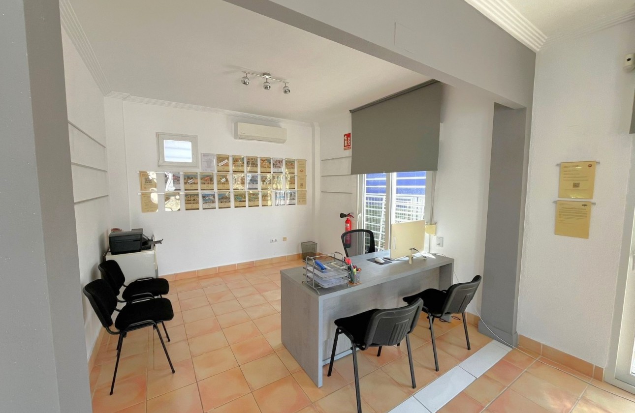 Resale - commercial - Orihuela Costa - Playa Flamenca