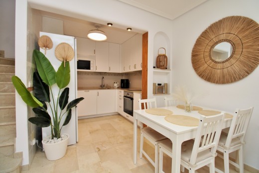 Resale - Townhouse - Villamartin - PAU 8
