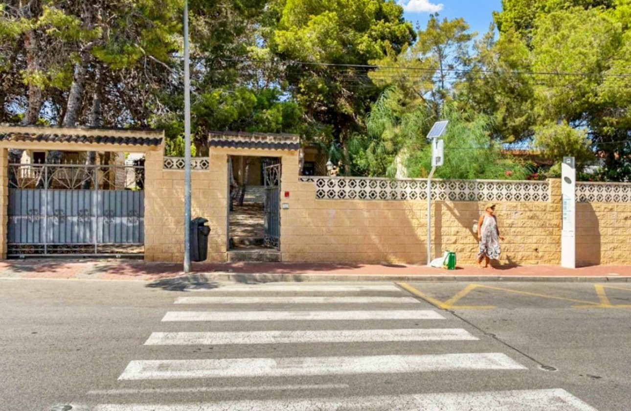 Återförsäljning - Detached Villa - Torrevieja - Los Balcones - Los Altos del Edén