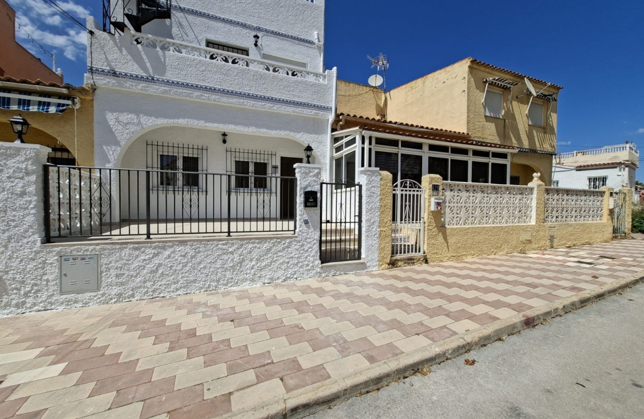 Resale - Town House - La Marina