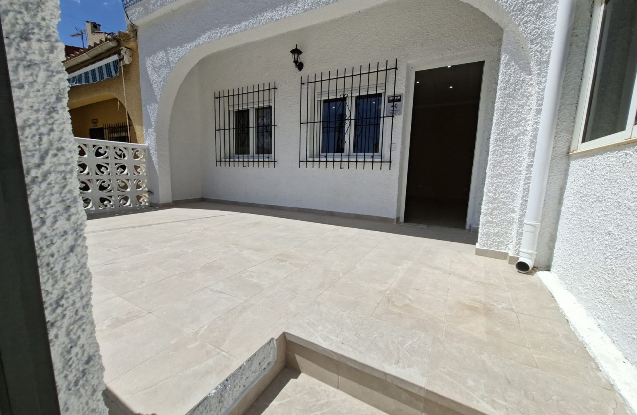 Resale - Town House - La Marina