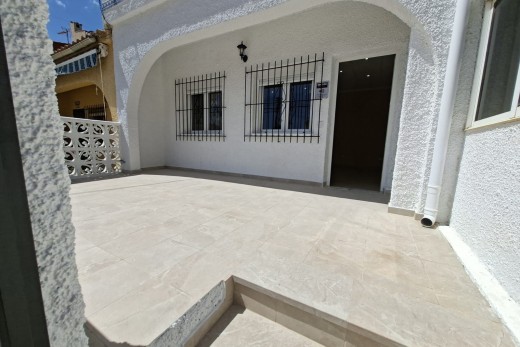 Resale - Town House - La Marina