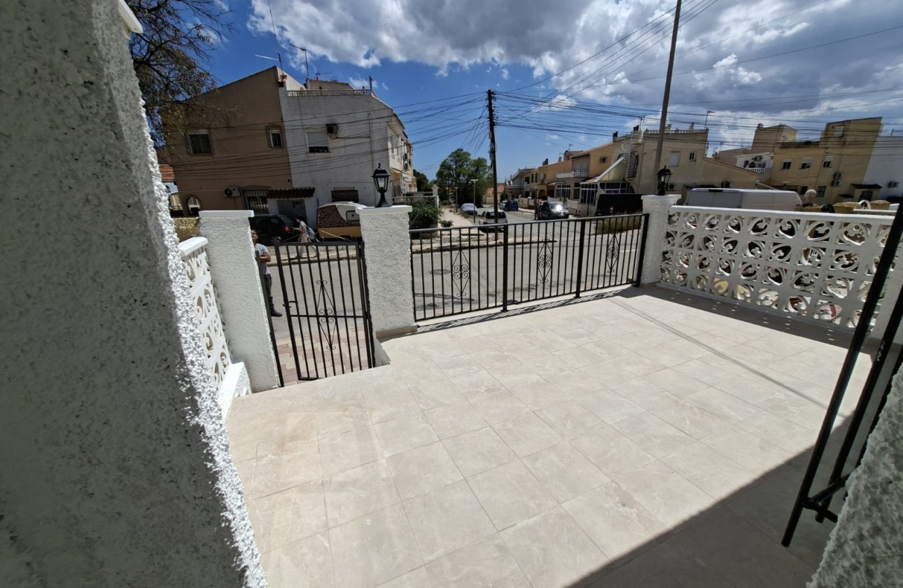 Resale - Town House - La Marina