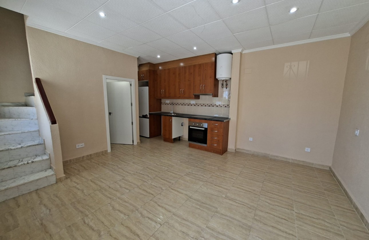 Resale - Town House - La Marina