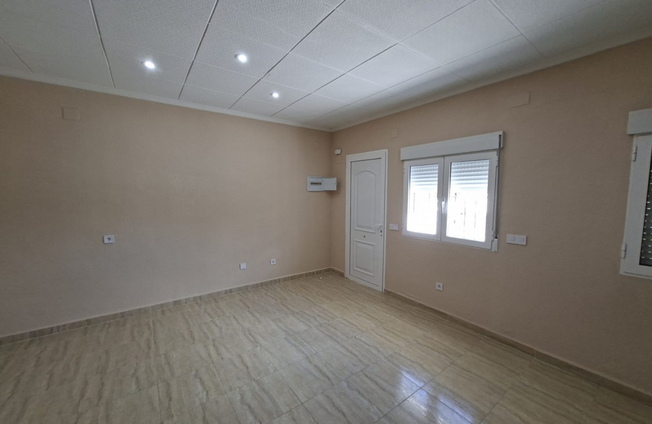 Resale - Town House - La Marina