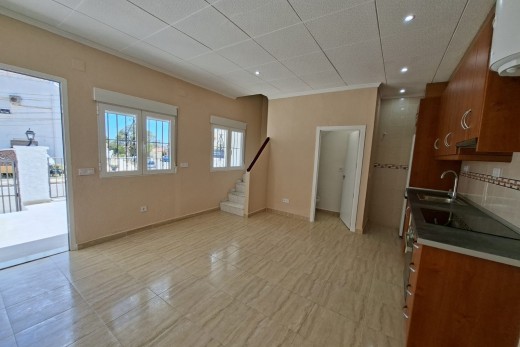 Resale - Town House - La Marina