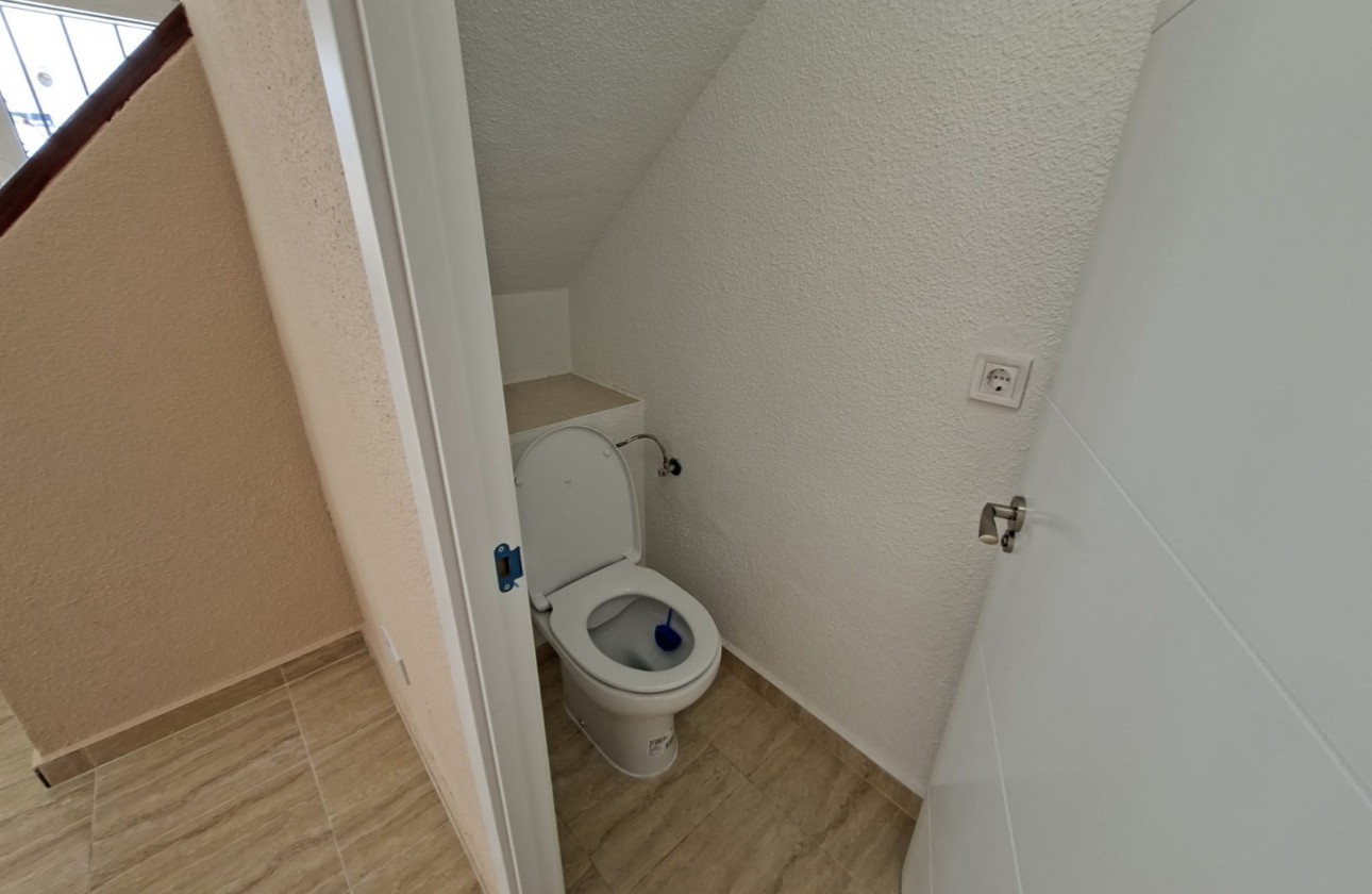 Resale - Town House - La Marina
